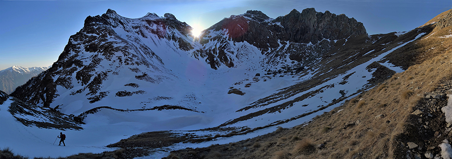 Vista panoramica sulla conca di Val Salmurano verso il tramonto